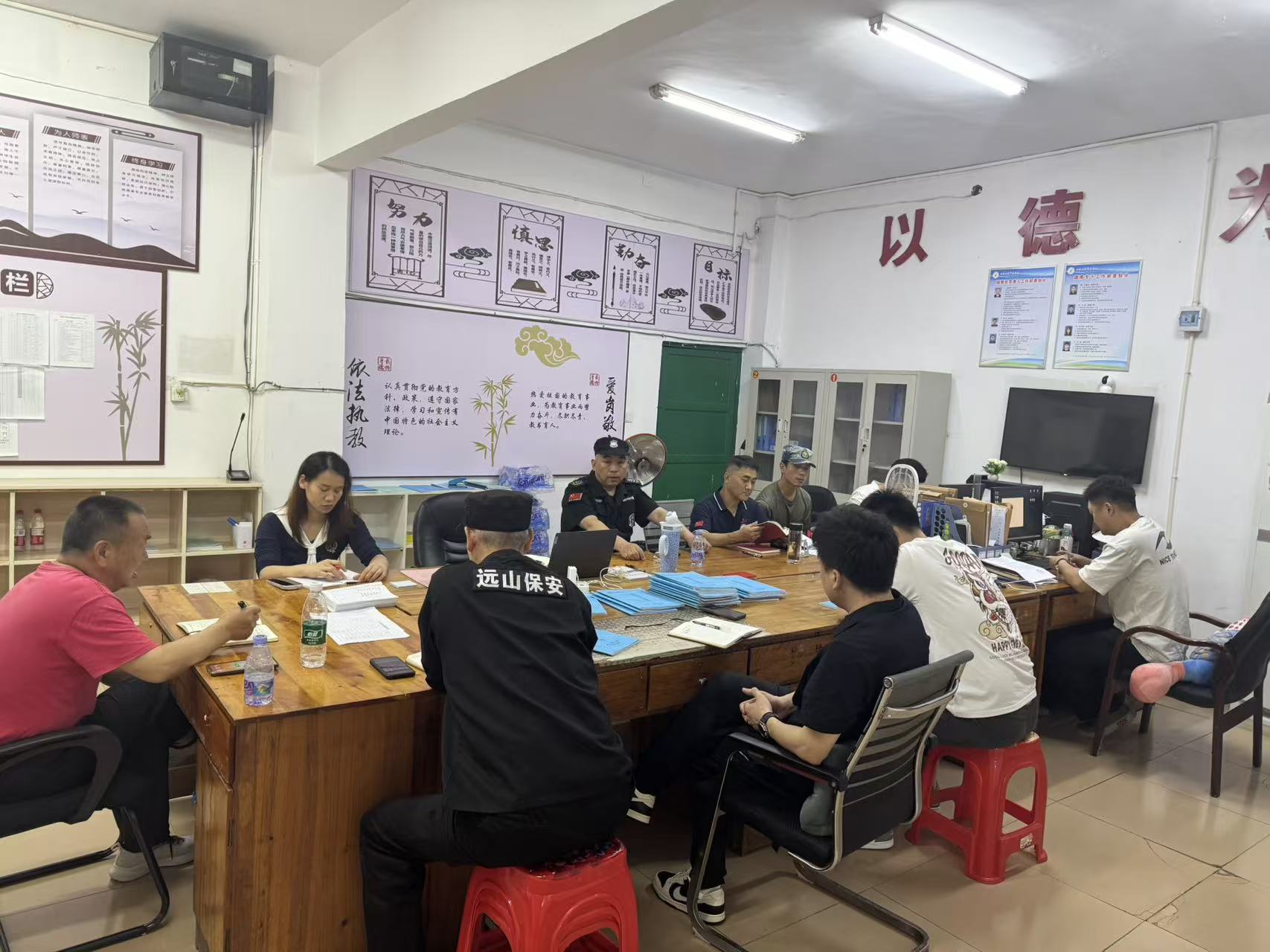 c9840be6a2e3ddbf49ac4f9cc6593e87.jpg