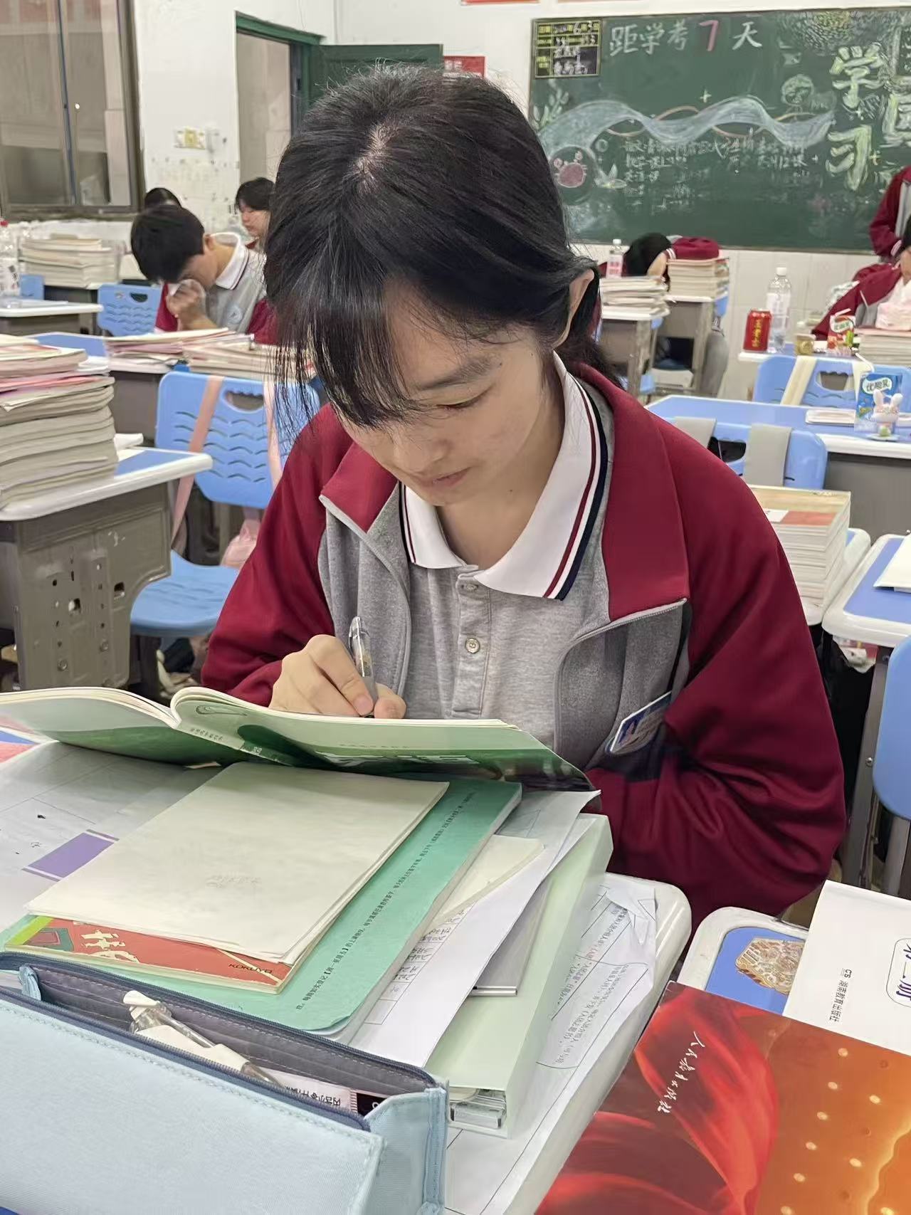 2班侯雨涵2.jpg